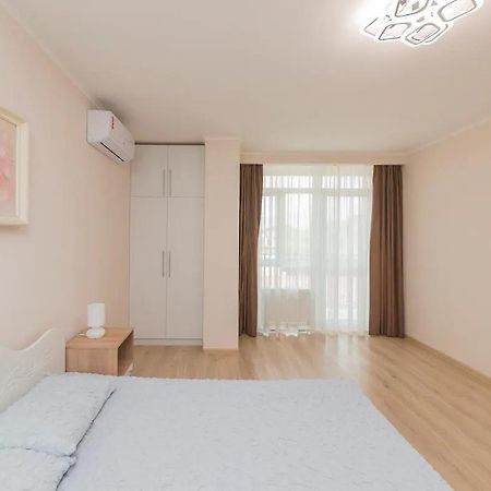 Comfortable Apartment In The Centre Odessa Exterior foto