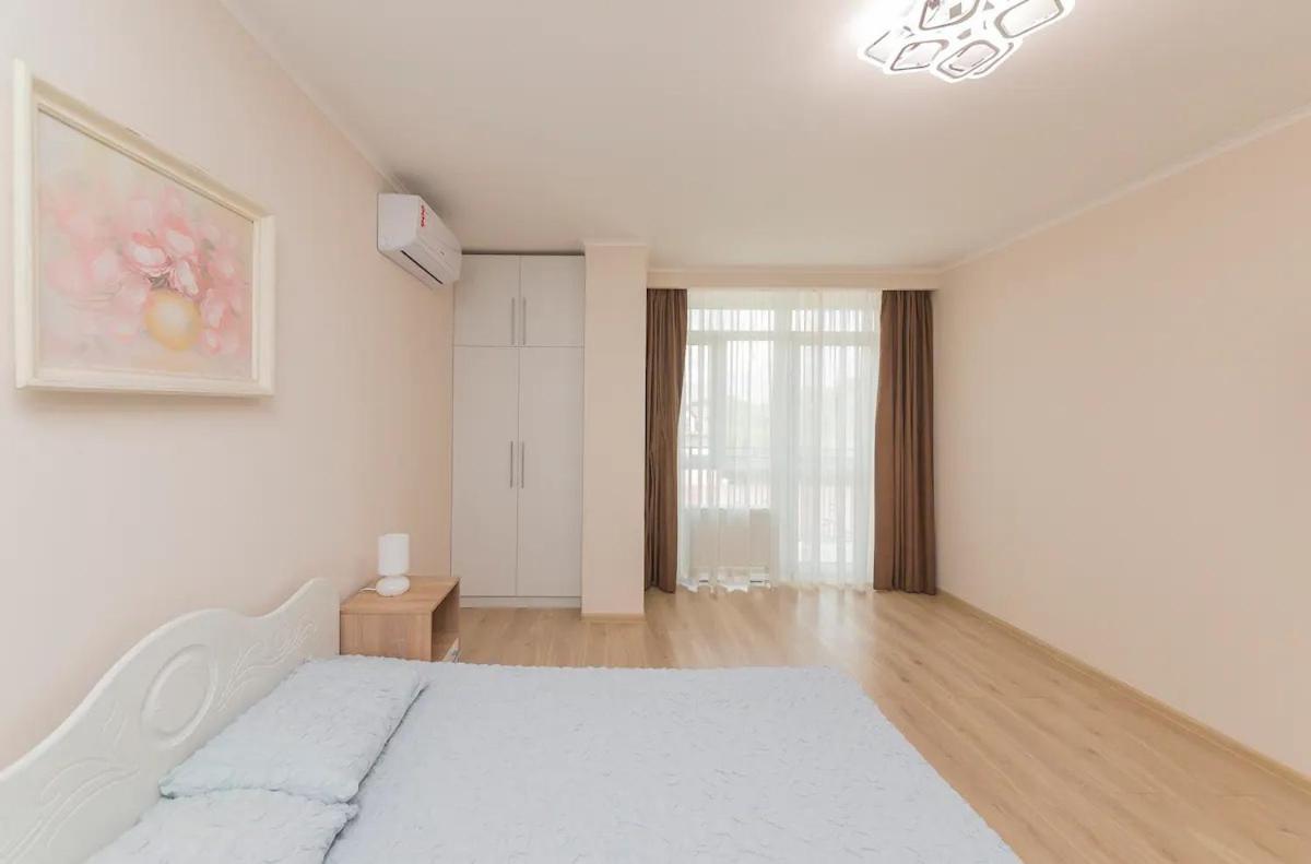 Comfortable Apartment In The Centre Odessa Exterior foto
